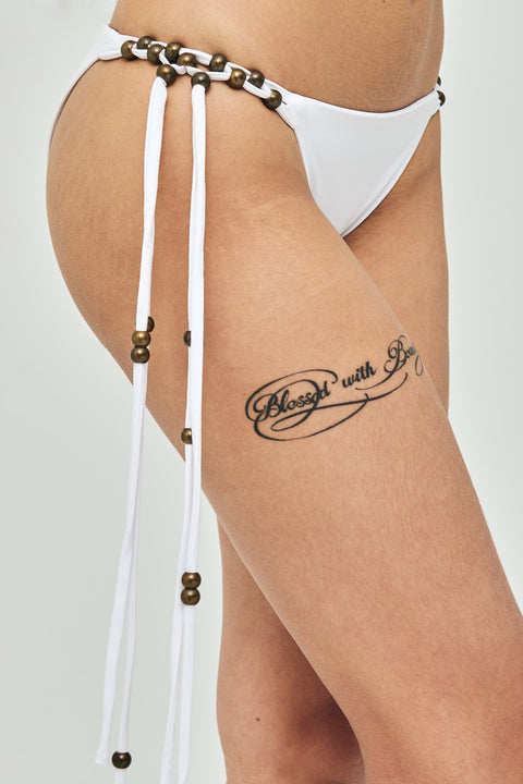 TEMPLE STRAPPY BIKINI WHITE STAP DETAILS FRONT